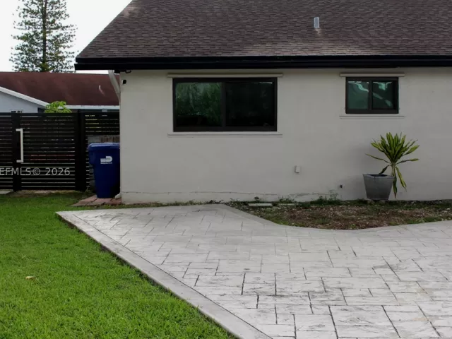 4-bedroom home for sale in Miami - 14680 SW 107th Ter - MondialRealty