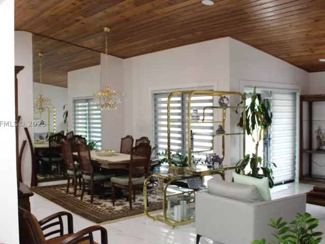 4-bedroom home for sale in Miami - 14680 SW 107th Ter - MondialRealty