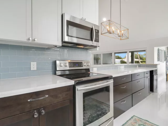 3-bedroom home for sale in West Palm Beach - 1560 Wilderness Road - MondialRealty