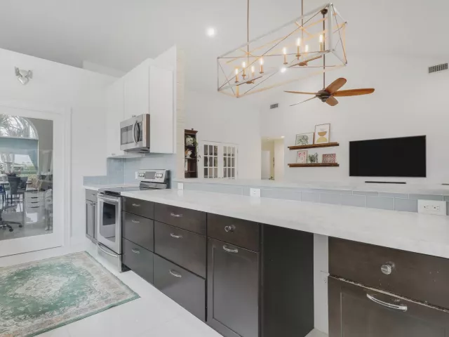 3-bedroom home for sale in West Palm Beach - 1560 Wilderness Road - MondialRealty