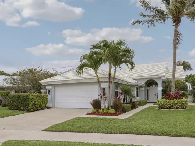 3-bedroom home for sale in West Palm Beach - 1560 Wilderness Road - MondialRealty