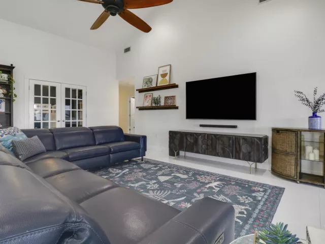 3-bedroom home for sale in West Palm Beach - 1560 Wilderness Road - MondialRealty