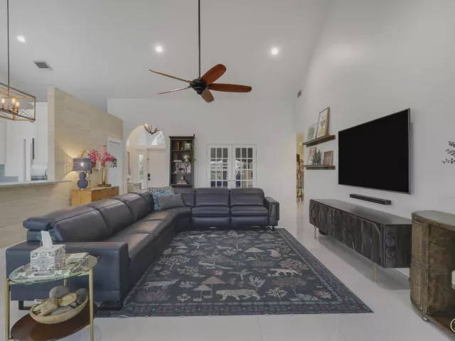 3-bedroom home for sale in West Palm Beach - 1560 Wilderness Road - MondialRealty