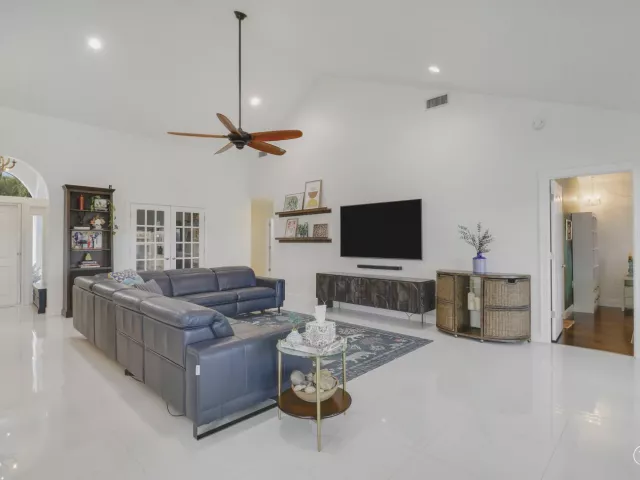 3-bedroom home for sale in West Palm Beach - 1560 Wilderness Road - MondialRealty