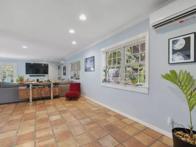 3-bedroom home for sale in Fort Lauderdale - 2501 NE 26th Terrace - MondialRealty