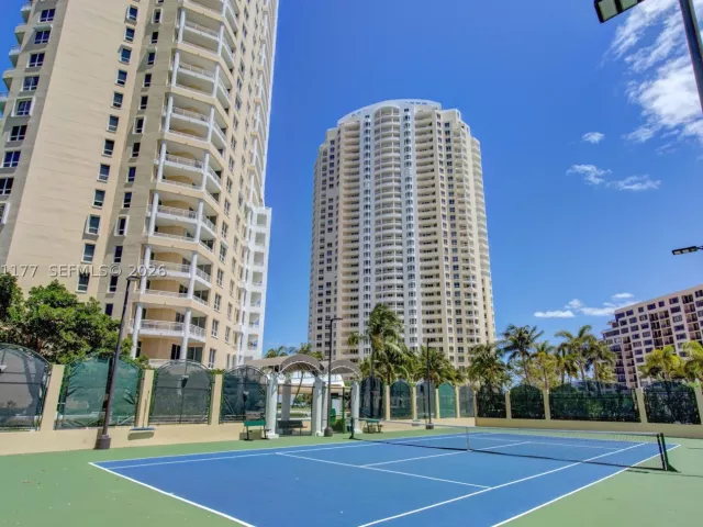 2-bedroom condo for sale in Miami - 808 Brickell Key Dr 408 - MondialRealty