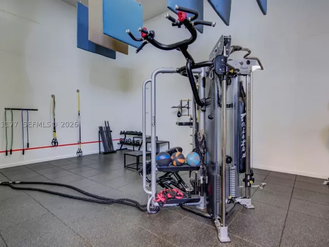 2-bedroom condo for sale in Miami - 808 Brickell Key Dr 408 - MondialRealty