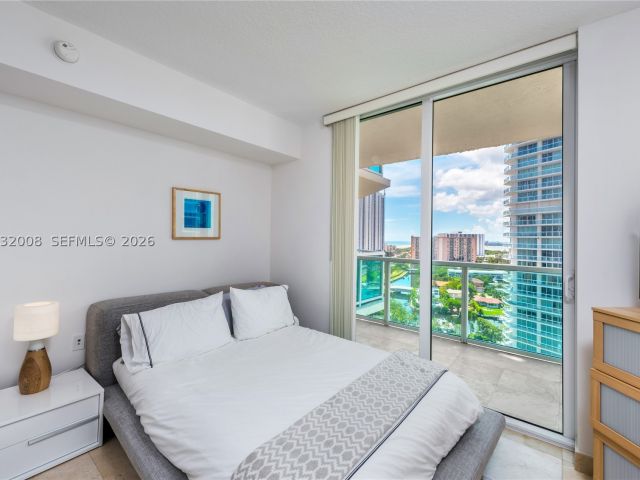 3-bedroom condo for sale in Sunny Isles Beach - 150 Sunny Isles Blvd 1-1505 - MondialRealty