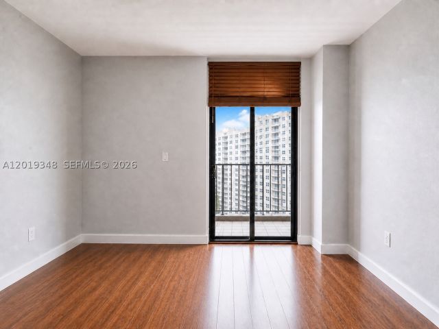2-bedroom condo for rent in Miami - 520 Brickell Key Dr A1113 - MondialRealty
