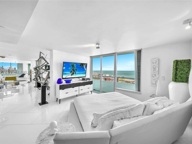 2-bedroom condo for sale in Miami Beach - 400 S Pointe Dr 2310 - MondialRealty
