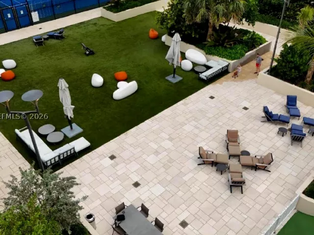 2-bedroom condo for sale in Miami Beach - 400 S Pointe Dr 2310 - MondialRealty