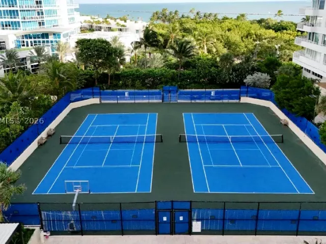 2-bedroom condo for sale in Miami Beach - 400 S Pointe Dr 2310 - MondialRealty