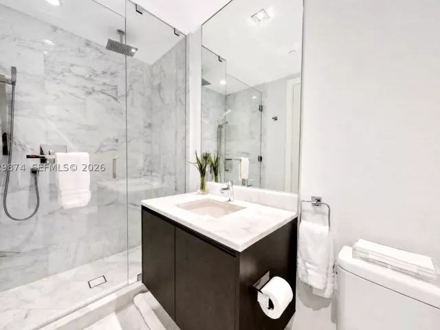3-bedroom condo for sale in Miami - 1451 Brickell Ave 2901 - MondialRealty