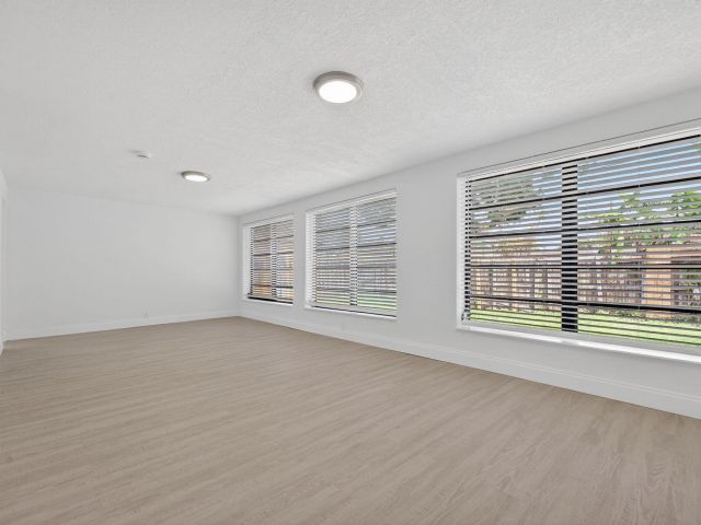 3-bedroom home for rent in Pompano Beach - 1048 SW 1st Terrace - MondialRealty