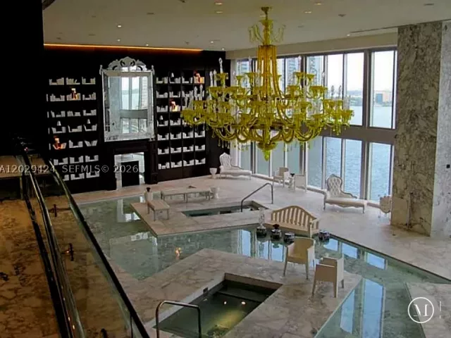 1-bedroom condo for rent in Miami - 475 Brickell Ave 414 - MondialRealty