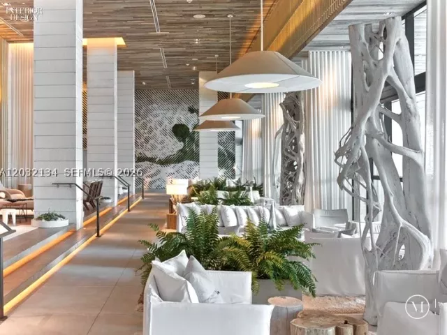 condo for rent in Miami Beach - 2301 Collins Ave 843 - MondialRealty