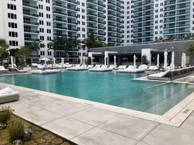 condo for rent in Miami Beach - 2301 Collins Ave 843 - MondialRealty