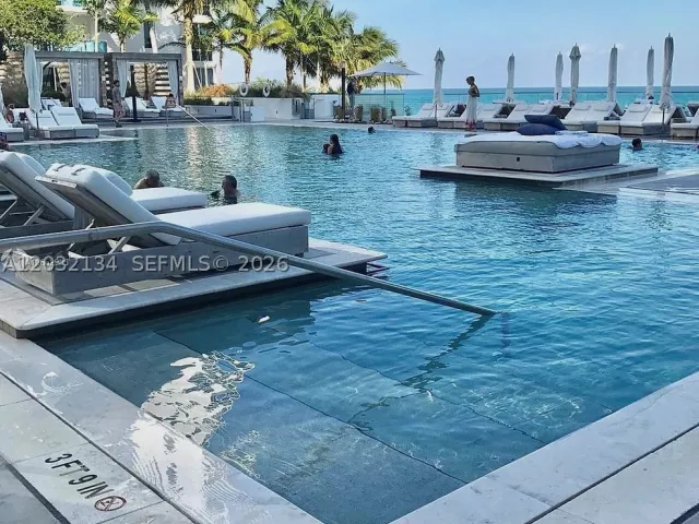 condo for rent in Miami Beach - 2301 Collins Ave 843 - MondialRealty