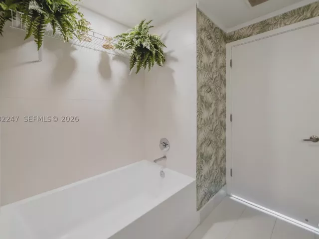 3-bedroom condo for sale in Miami - 501 NE 31st St 601 - MondialRealty