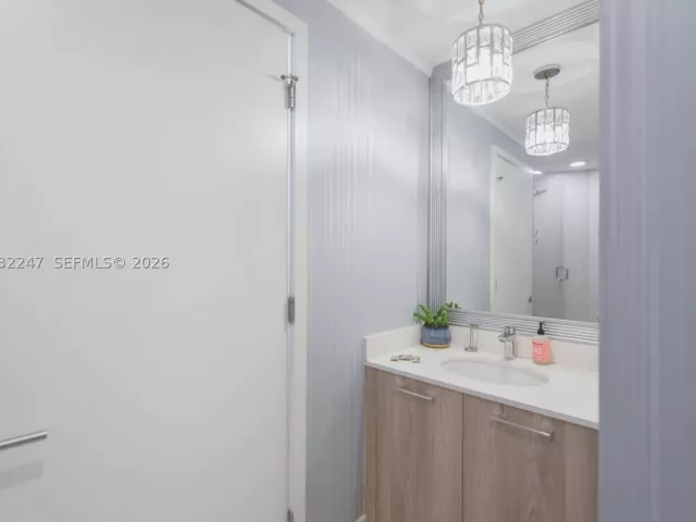 3-bedroom condo for sale in Miami - 501 NE 31st St 601 - MondialRealty