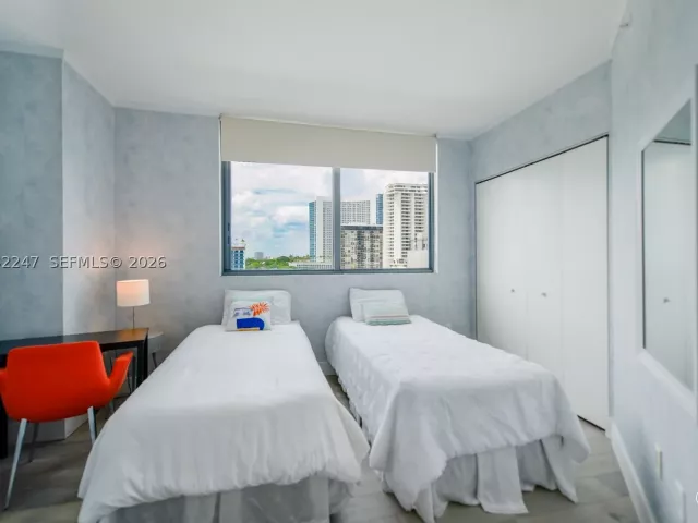 3-bedroom condo for sale in Miami - 501 NE 31st St 601 - MondialRealty
