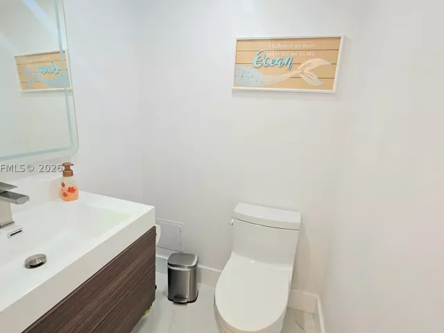 2-bedroom condo for rent in Hallandale Beach - 1950 S Ocean Dr 3D - MondialRealty