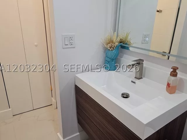 2-bedroom condo for rent in Hallandale Beach - 1950 S Ocean Dr 3D - MondialRealty