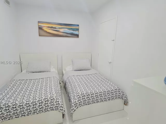 2-bedroom condo for rent in Hallandale Beach - 1950 S Ocean Dr 3D - MondialRealty