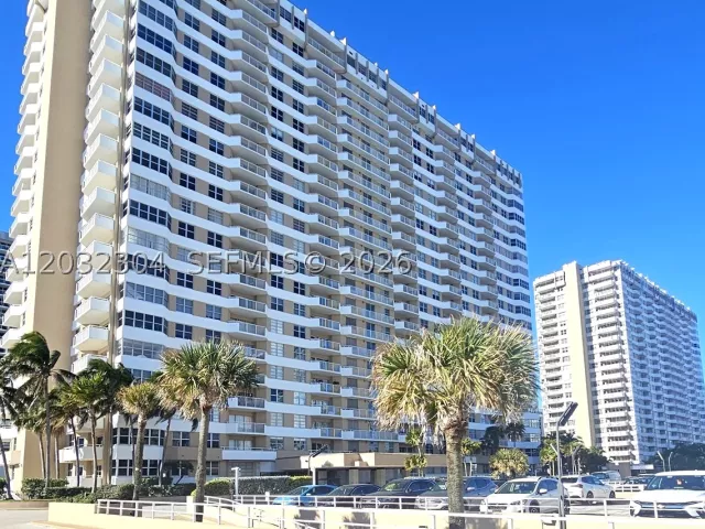 2-bedroom condo for rent in Hallandale Beach - 1950 S Ocean Dr 3D - MondialRealty