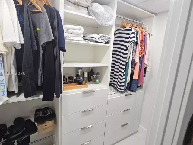 2-bedroom condo for rent in Hallandale Beach - 1950 S Ocean Dr 3D - MondialRealty