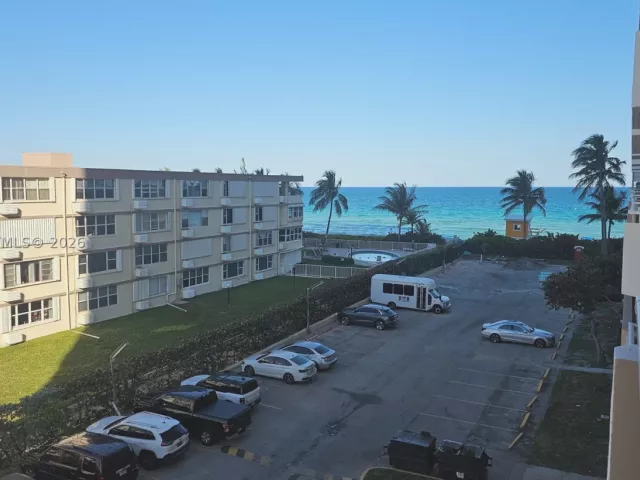 2-bedroom condo for rent in Hallandale Beach - 1950 S Ocean Dr 3D - MondialRealty