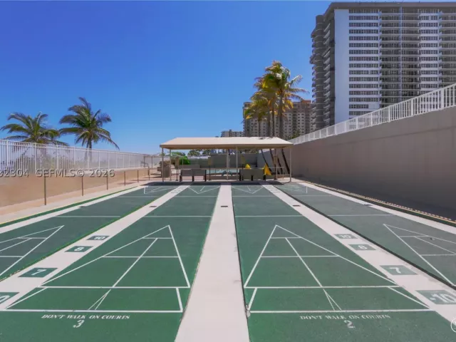 2-bedroom condo for rent in Hallandale Beach - 1950 S Ocean Dr 3D - MondialRealty