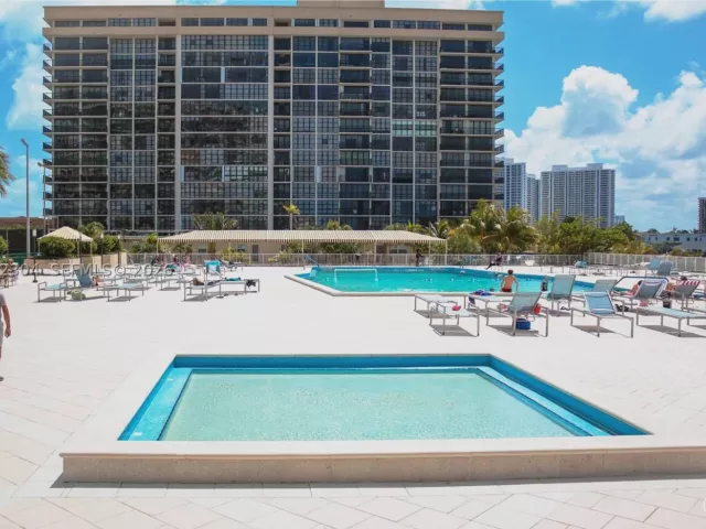 2-bedroom condo for rent in Hallandale Beach - 1950 S Ocean Dr 3D - MondialRealty