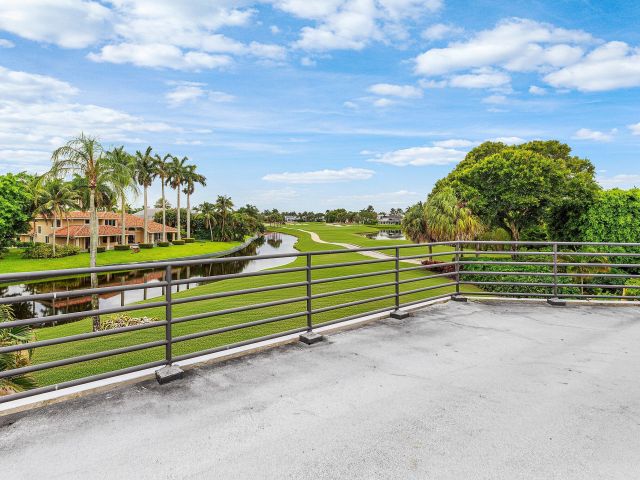 7-bedroom home for sale in Boca Raton - 7027 Queenferry Circle - MondialRealty