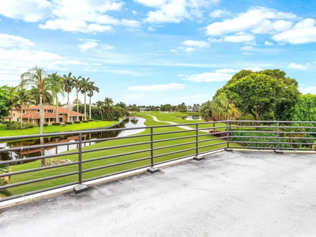7-bedroom home for sale in Boca Raton - 7027 Queenferry Circle - MondialRealty