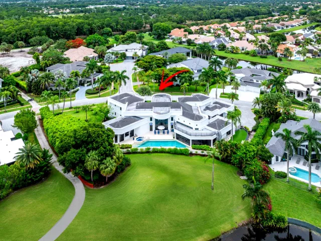 7-bedroom home for sale in Boca Raton - 7027 Queenferry Circle - MondialRealty
