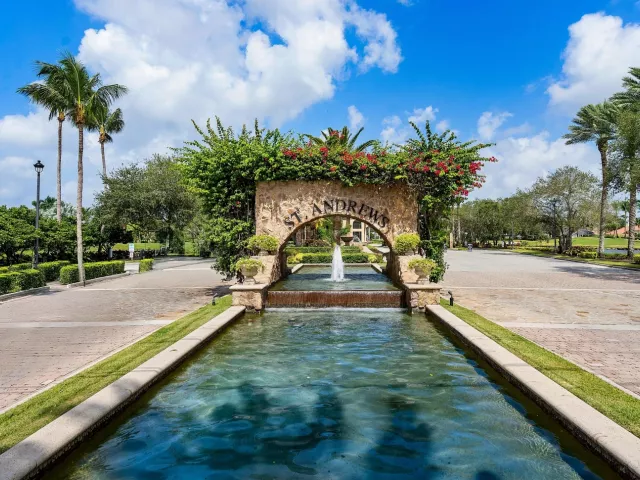 7-bedroom home for sale in Boca Raton - 7027 Queenferry Circle - MondialRealty