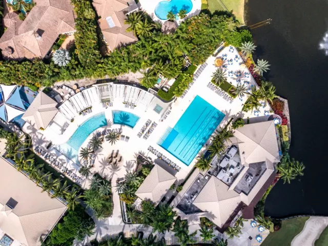 7-bedroom home for sale in Boca Raton - 7027 Queenferry Circle - MondialRealty