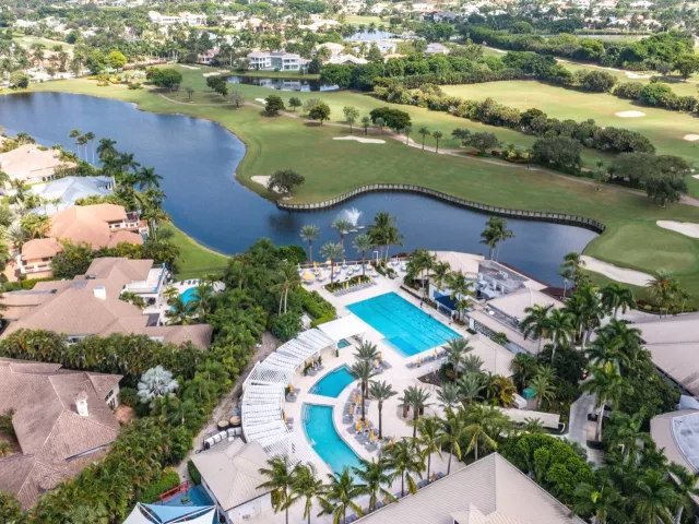 7-bedroom home for sale in Boca Raton - 7027 Queenferry Circle - MondialRealty