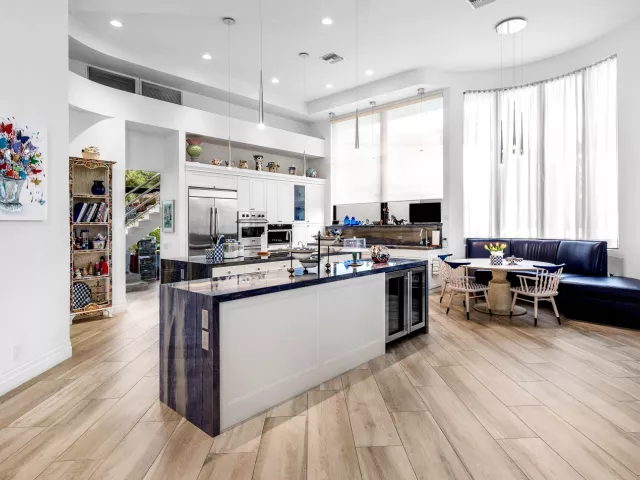 7-bedroom home for sale in Boca Raton - 7027 Queenferry Circle - MondialRealty