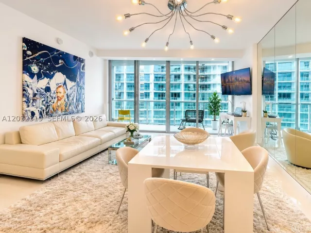 1-bedroom condo for rent in Miami - 495 Brickell Ave 3206 - MondialRealty