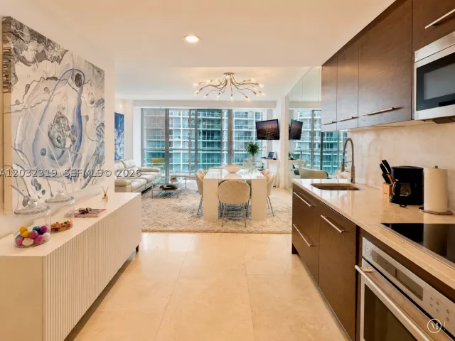 1-bedroom condo for rent in Miami - 495 Brickell Ave 3206 - MondialRealty