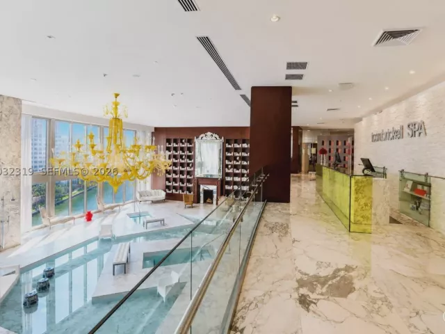 1-bedroom condo for rent in Miami - 495 Brickell Ave 3206 - MondialRealty