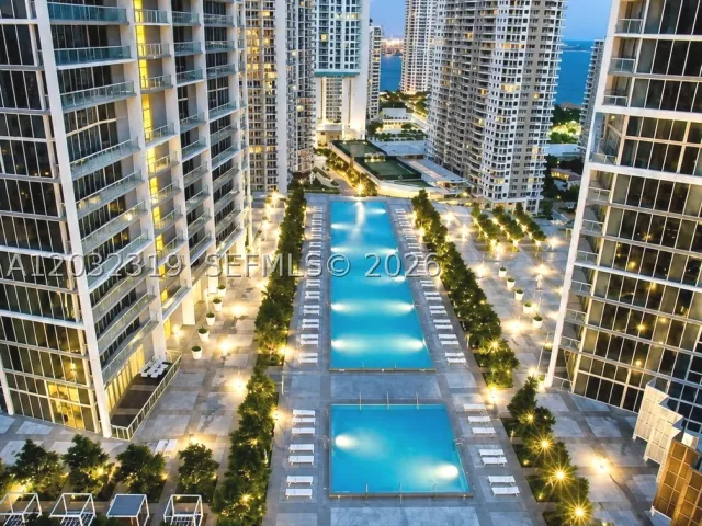 1-bedroom condo for rent in Miami - 495 Brickell Ave 3206 - MondialRealty
