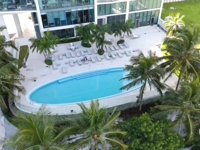 3-bedroom condo for rent in Miami - 460 NE 28th St 1408 - MondialRealty