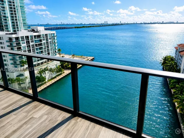 3-bedroom condo for rent in Miami - 460 NE 28th St 1408 - MondialRealty
