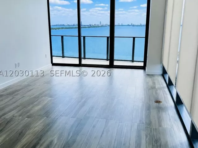 3-bedroom condo for rent in Miami - 460 NE 28th St 1408 - MondialRealty