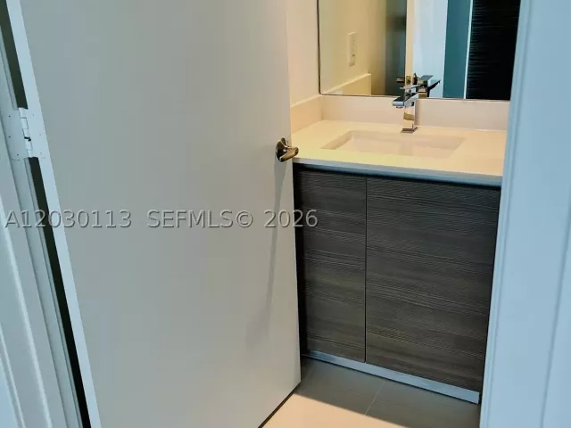 3-bedroom condo for rent in Miami - 460 NE 28th St 1408 - MondialRealty