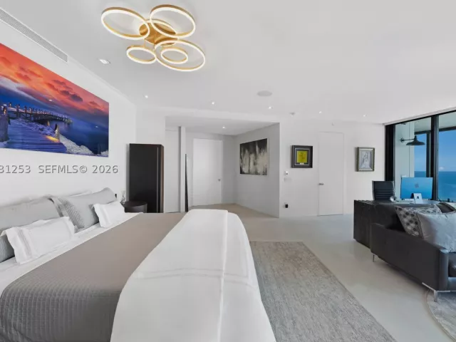4-bedroom condo for sale in Sunny Isles Beach - 18555 Collins Ave 4405 - MondialRealty