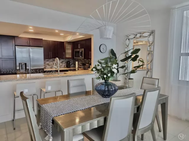 2-bedroom condo for rent in Hollywood - 3505 S Ocean Dr PH-6 - MondialRealty